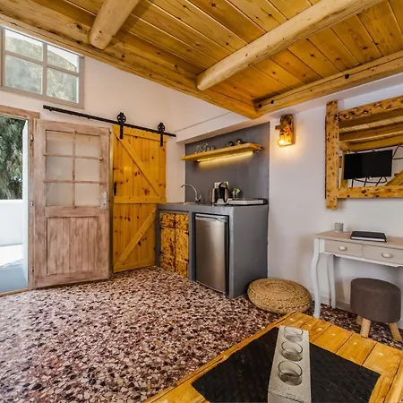 Asera - Prive Jacuzzi Kamári