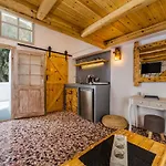 Asera - Prive Jacuzzi Kamári