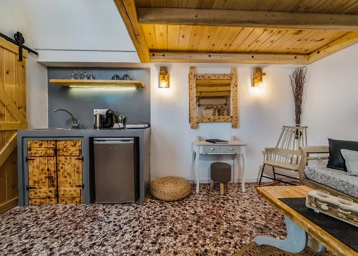 Vila Asera - Prive Jacuzzi Kamári